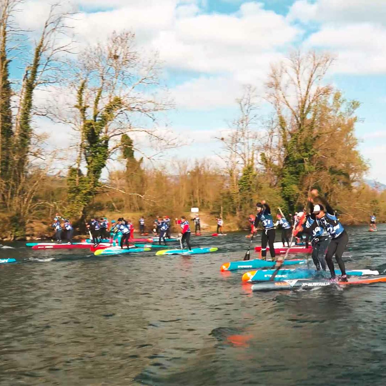 agence creactiv production annecy video et drone réalisation alpine lake tour chanaz 2022 photo principale compétition de paddle départ de course
