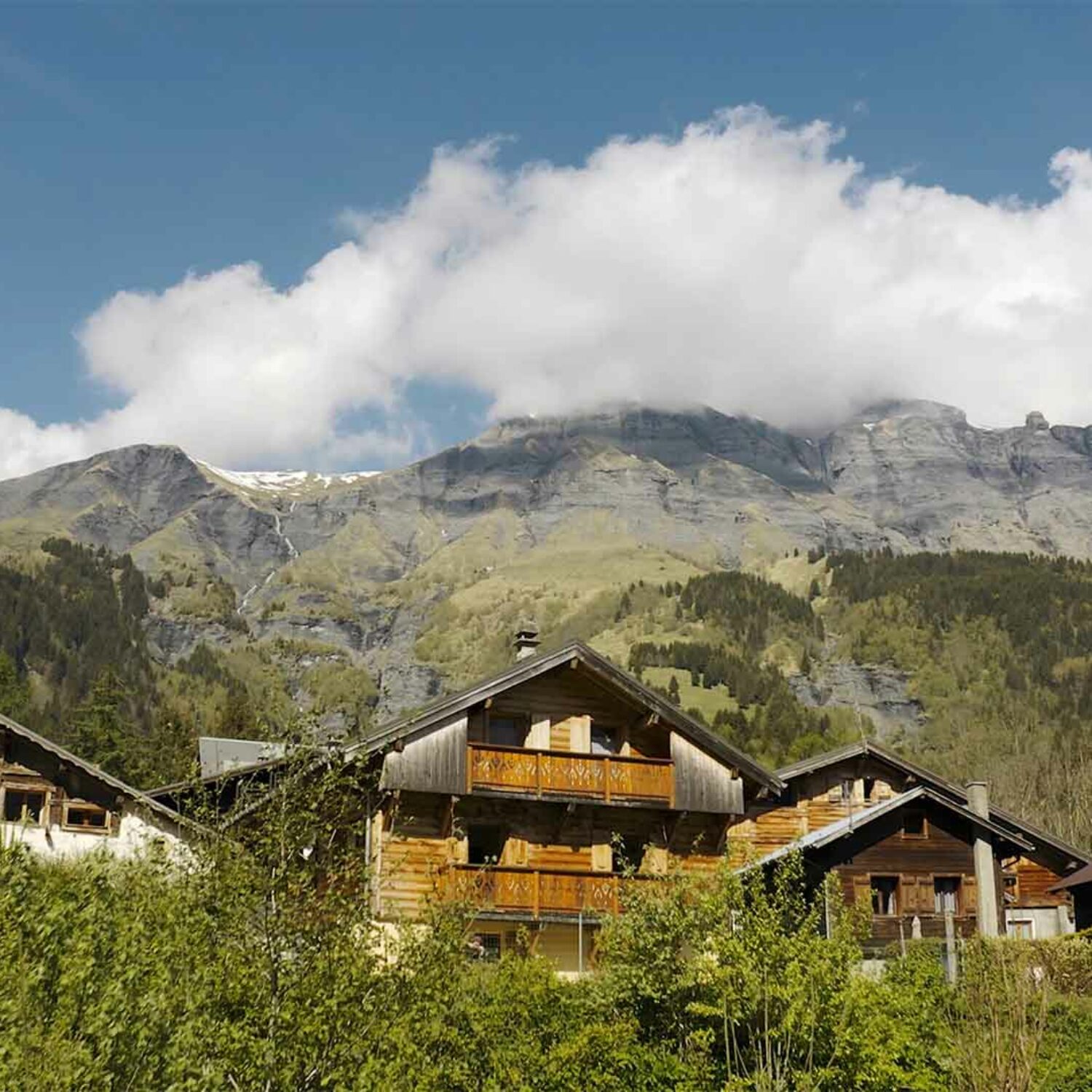 agence creactiv production annecy video et drone réalisation gîtes de l'avignonnaise gîtes de france chalet contamines monjoie photo principale