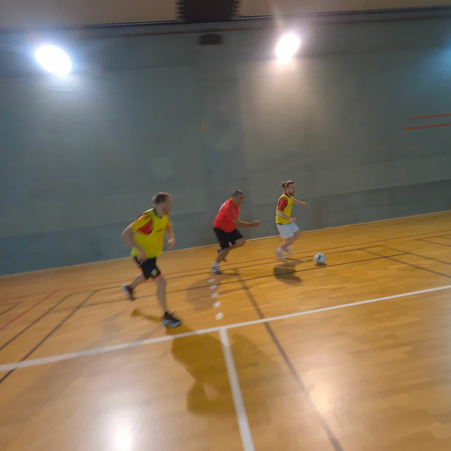 agence creactiv production annecy video et drone réalisation centre aquasportif val d'isère multisport squash futsal photo principale