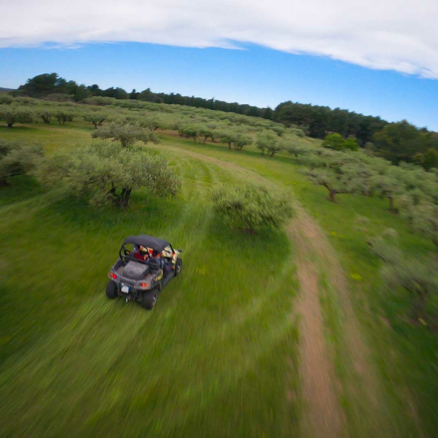 agence creactiv production annecy video et drone réalisation polaris think outside buggy dans les oliviers photo principale