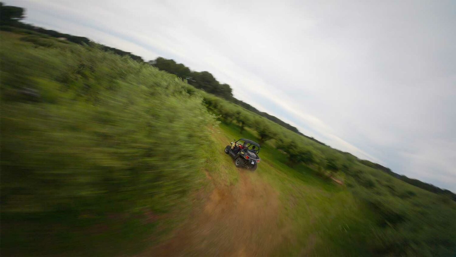 agence creactiv production annecy video et drone réalisation polaris think outside buggy en drift dans les oliviers miniature vidéo