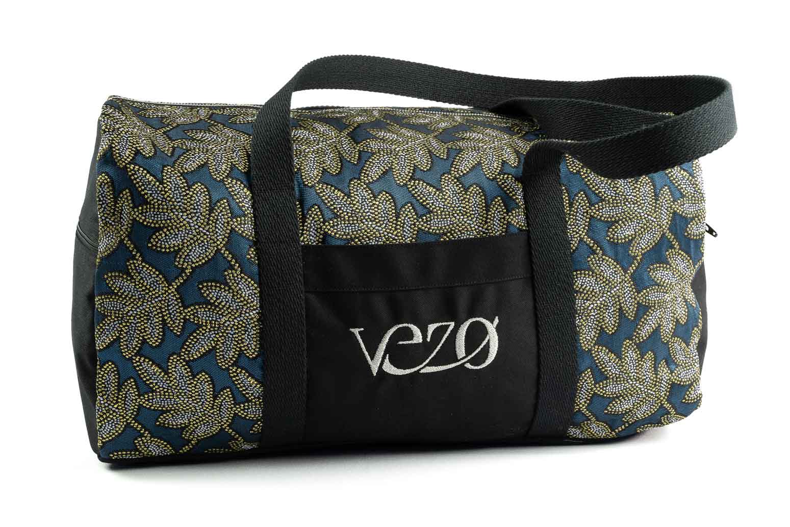 agence creactiv production annecy video et drone réalisation vezo création sac personnalisable made in france couture artisanale photo produit studio fond blanc sac coloré