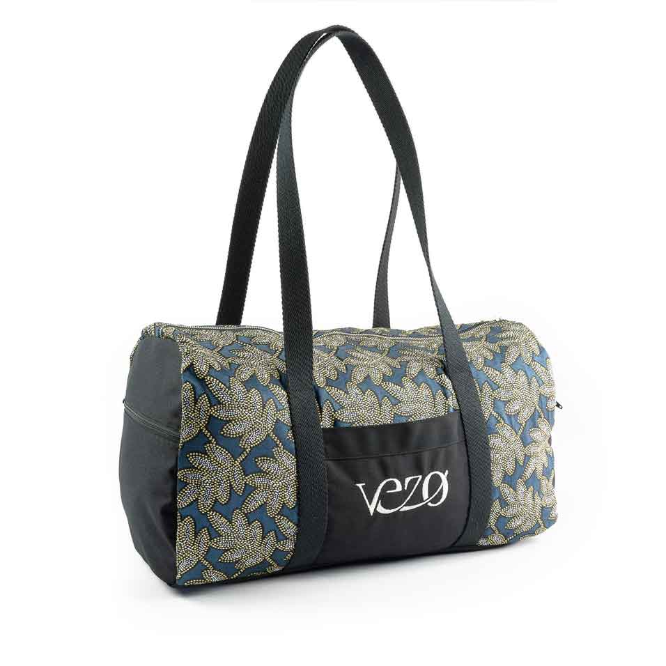 agence creactiv production annecy video et drone réalisation vezo création sac personnalisable made in france couture artisanale photo produit studio fond blanc sac coloré