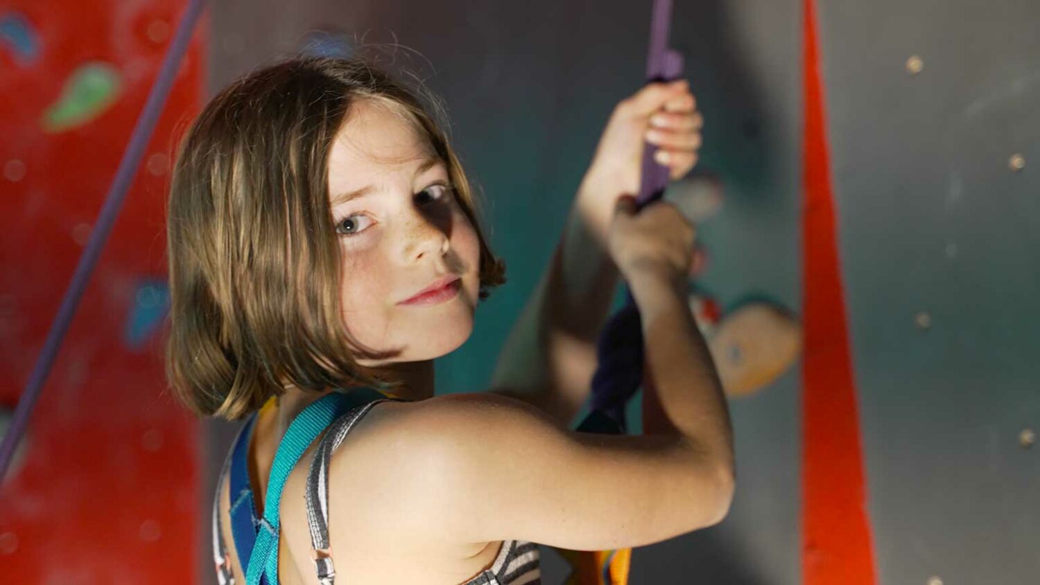 agence creactiv production video annecy drone réalisation centre aqua sportif escalade miniature video