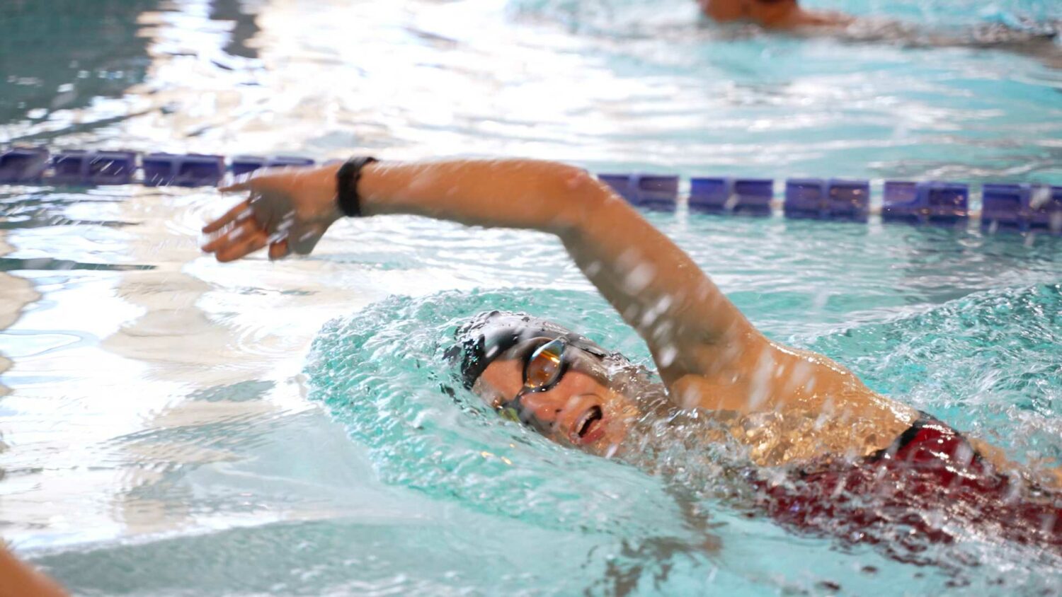 agence creactiv production video annecy drone réalisation centre aqua sportif natation miniature vidéo