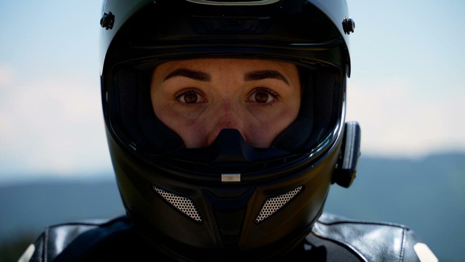 agence creactiv production video annecy drone réalisation mon contrôle technique miniature clémence