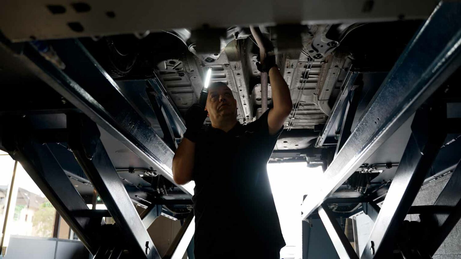 agence creactiv production video annecy drone réalisation mon contrôle technique miniature didier